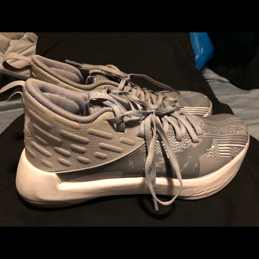 Boys grade school UA shoes